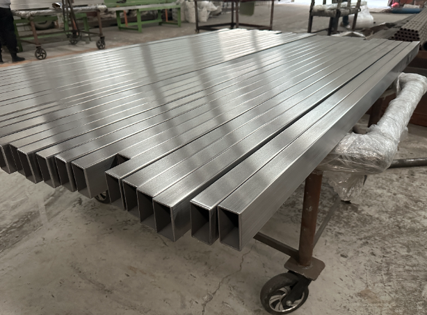 鹤壁新能源汽车用不锈钢方管 现货