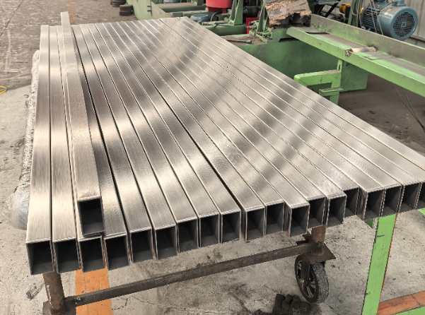 鹤壁建筑工程行业用不锈钢无缝钢管